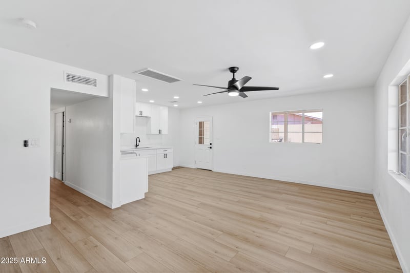 5802 34th Pl, Phoenix, AZ 85040