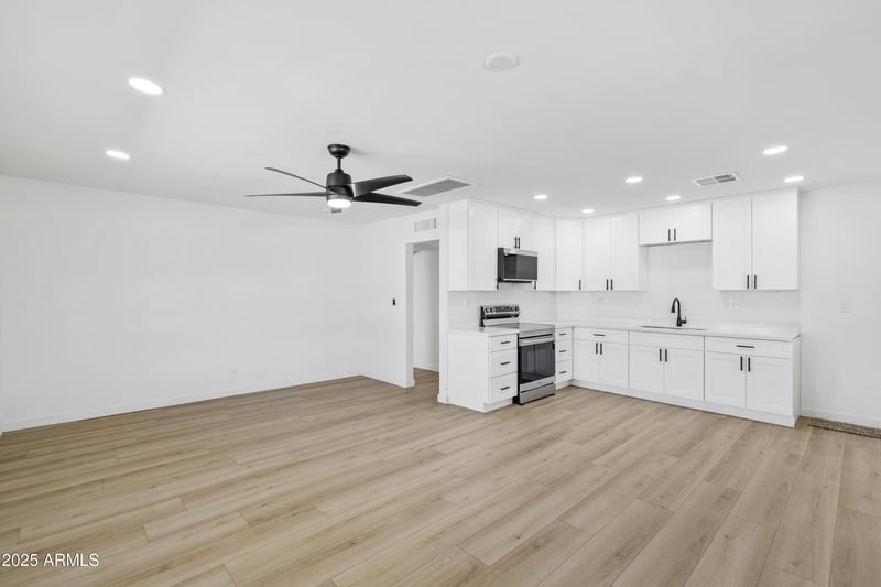 5802 34th Pl, Phoenix, AZ 85040