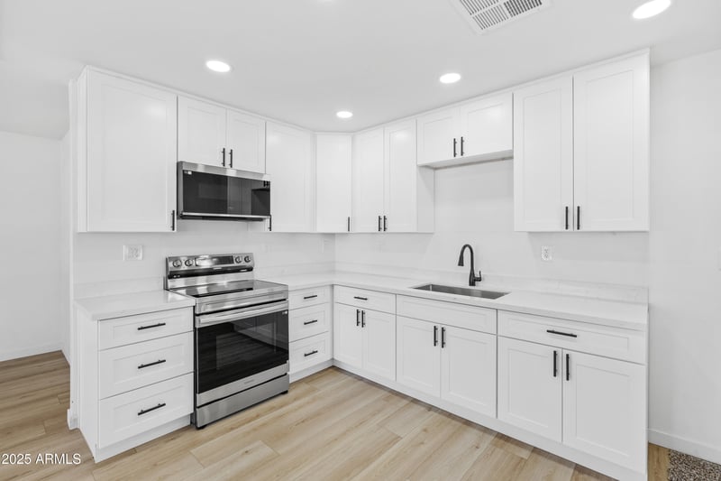 5802 34th Pl, Phoenix, AZ 85040