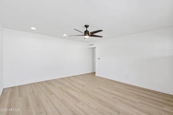 5802 34th Pl, Phoenix, AZ 85040