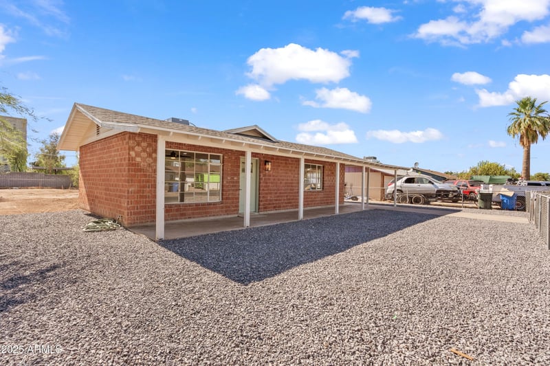 5802 34th Pl, Phoenix, AZ 85040