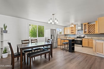 5802 61st Dr, Glendale, AZ 85301