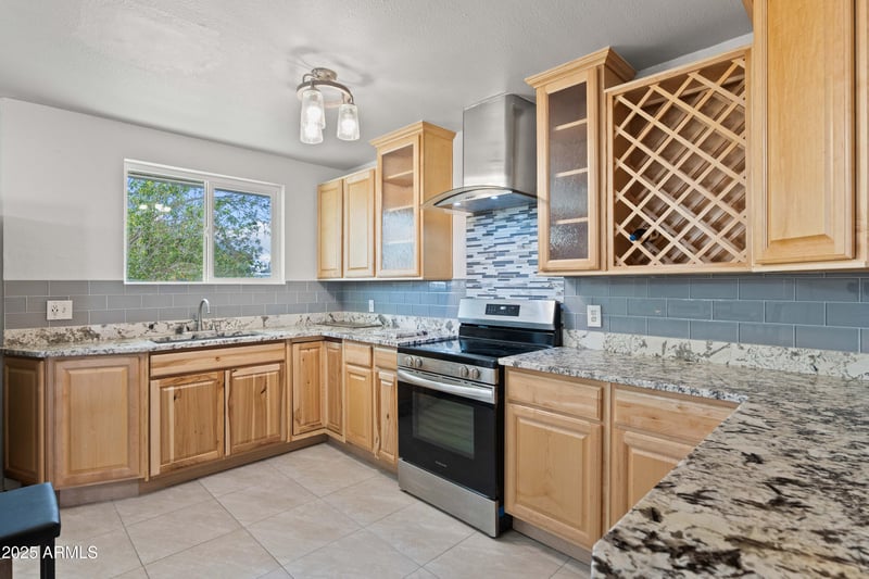 5802 61st Dr, Glendale, AZ 85301