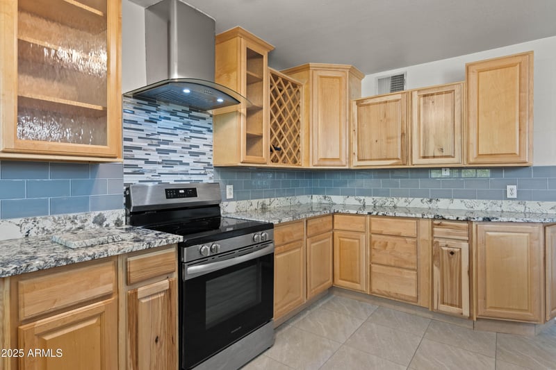 5802 61st Dr, Glendale, AZ 85301