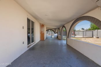5802 61st Dr, Glendale, AZ 85301