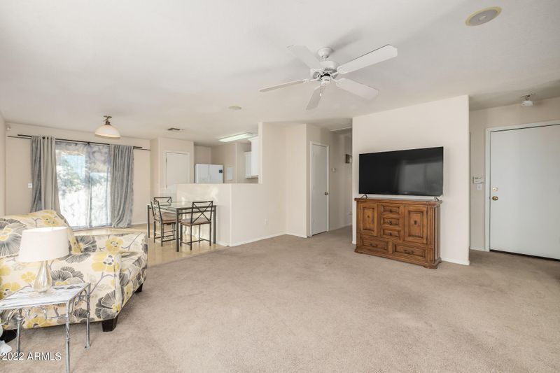 5802 N 74th Ln, Glendale, AZ 85303
