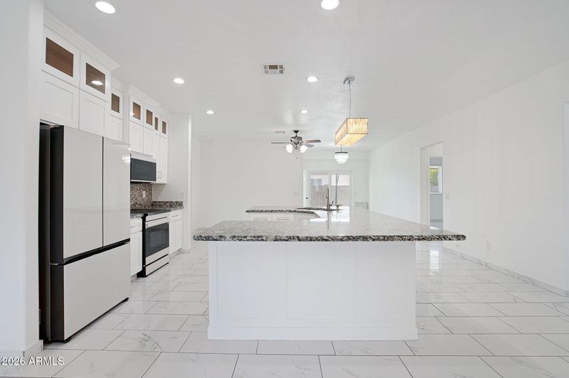 5802 S 42nd Ave, Phoenix, AZ 85041