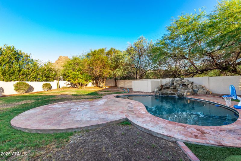 5803 N 45th St, Phoenix, AZ 85018