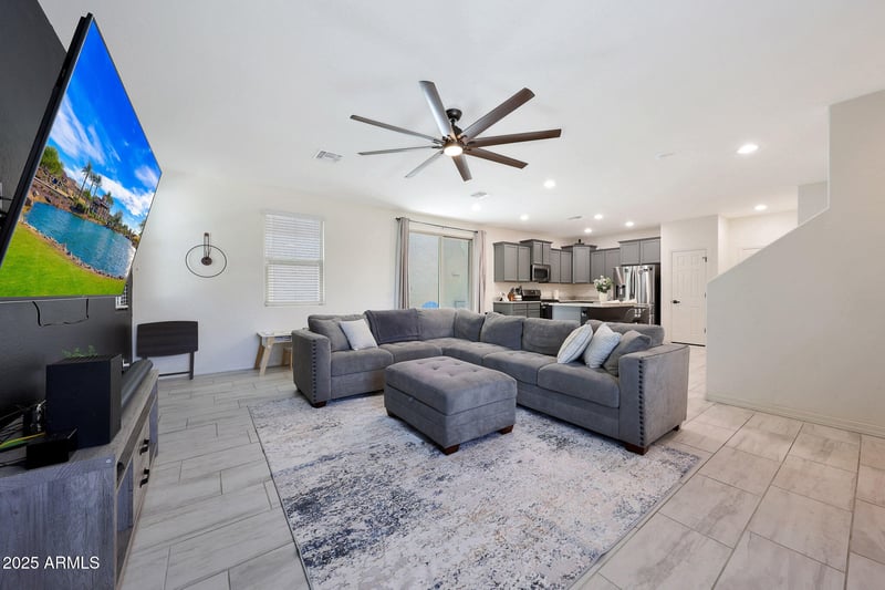 5805 Warner St, Phoenix, AZ 85043