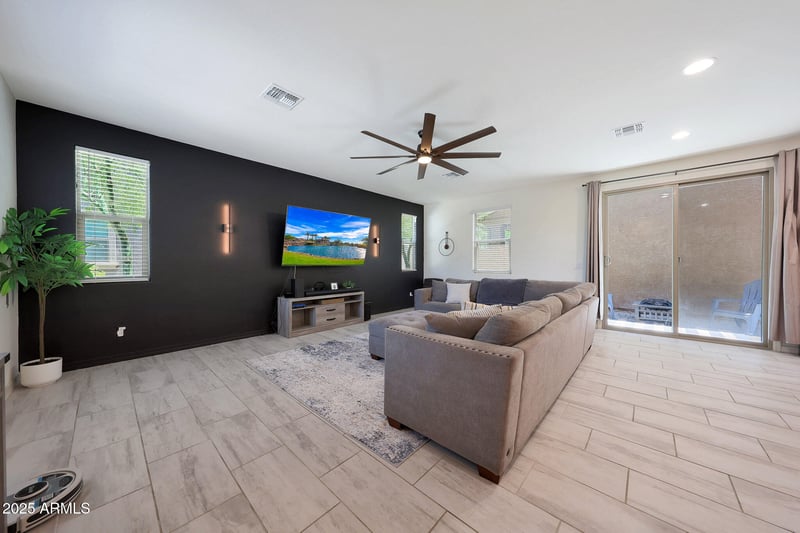 5805 Warner St, Phoenix, AZ 85043