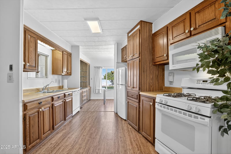 5807 Leonora St, Mesa, AZ 85215