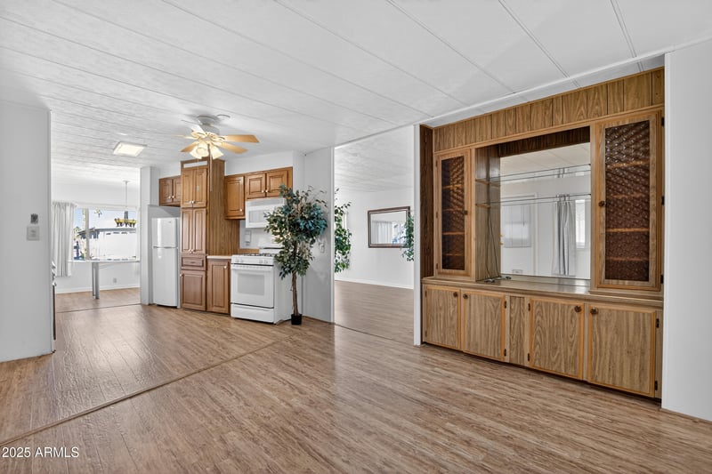 5807 Leonora St, Mesa, AZ 85215