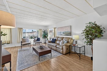 5807 Leonora St, Mesa, AZ 85215