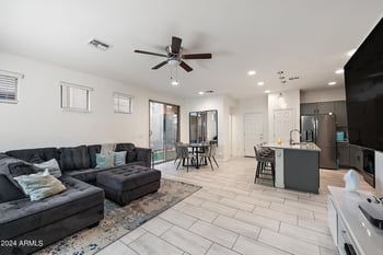 5807 Warner St, Phoenix, AZ 85043