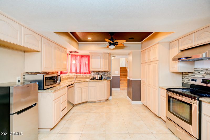 5808 N 46th Dr, Glendale, AZ 85301