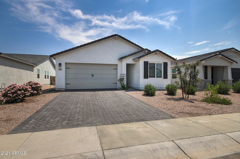 581 E Hazelnut Ln, San Tan Valley, AZ 85140
