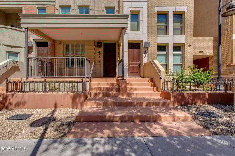 581 Roosevelt St, Tempe, AZ 85281