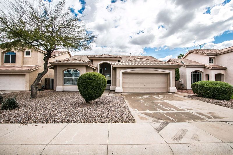 581 S Peppertree Dr, Gilbert, AZ 85296