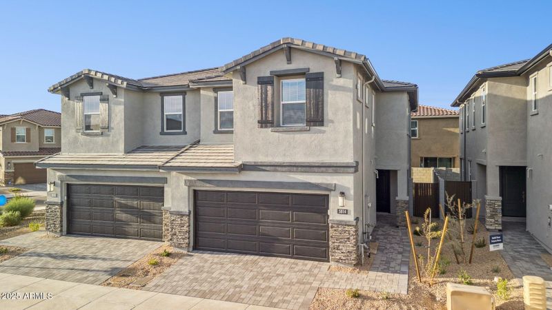 5810 E Zachary Dr, Phoenix, AZ 85054