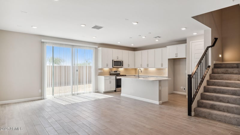 5810 Zachary Dr, Phoenix, AZ 85054