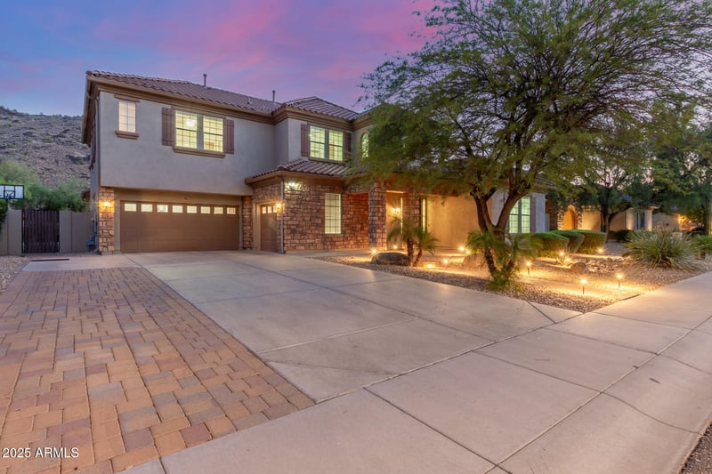 5811 Bonanza Ln, Phoenix, AZ 85083