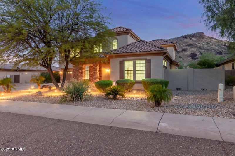 5811 Bonanza Ln, Phoenix, AZ 85083