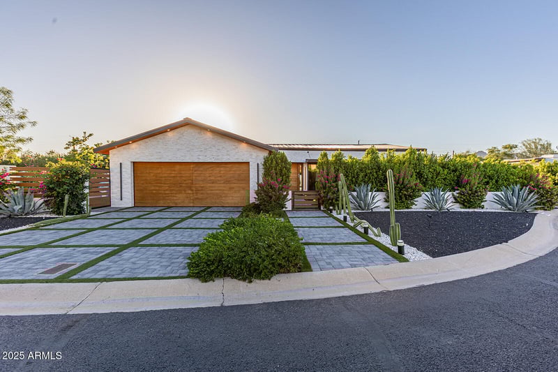 5812 44th Pl, Phoenix, AZ 85018
