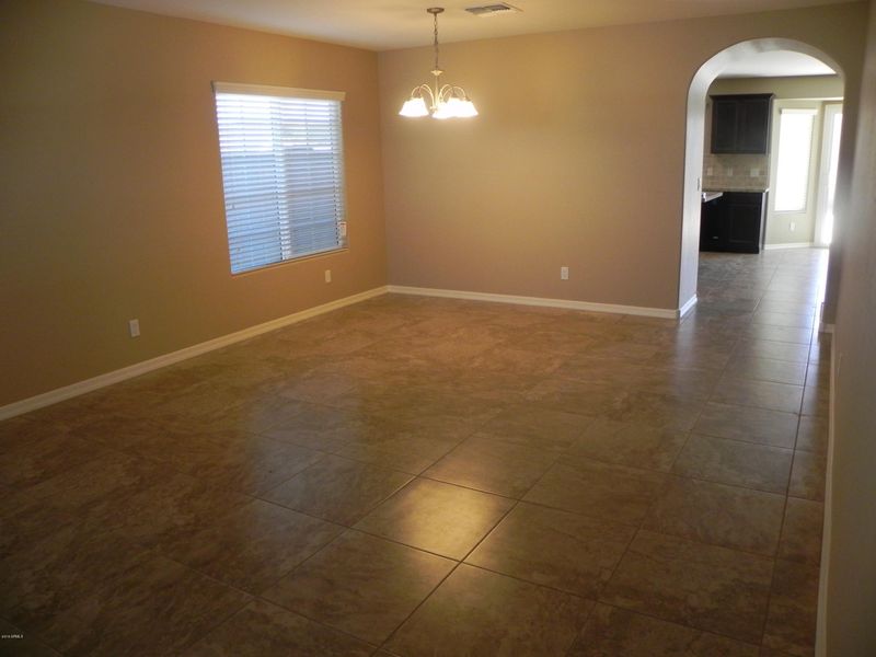 5813 S 27th Ln, Phoenix, AZ 85041
