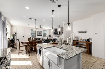 5813 Warner St, Phoenix, AZ 85043