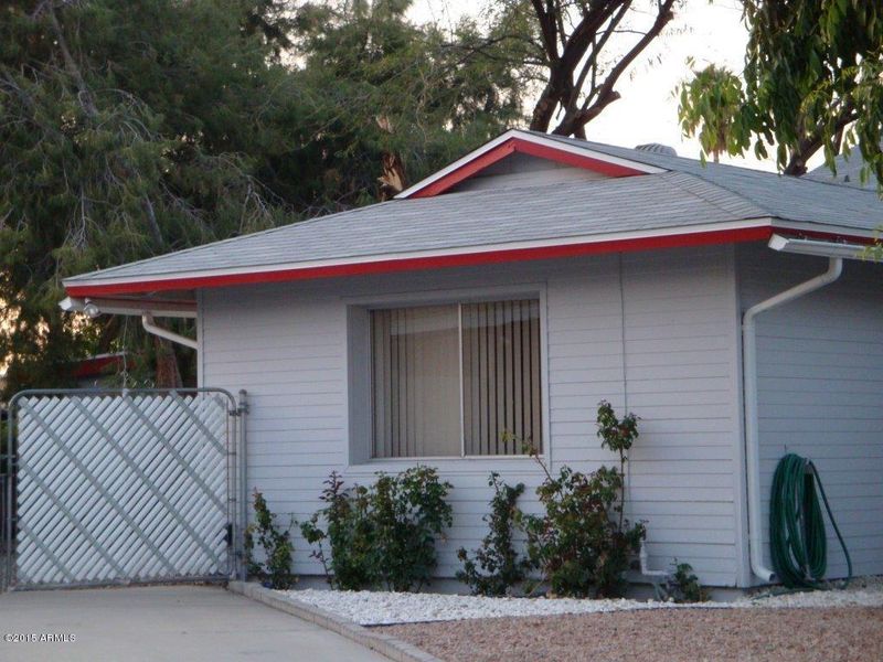 5814 N 46th Dr, Glendale, AZ 85301
