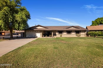 5814 Sunnyslope Ln, Glendale, AZ 85302