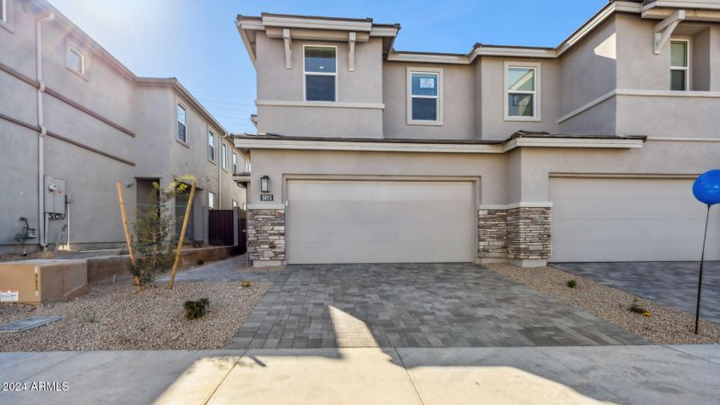 5815 E Rose Garden Ln, Phoenix, AZ 85054