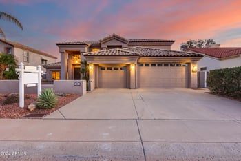 5815 W Del Lago Cir, Glendale, AZ 85308