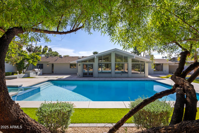 5816 E Calle Del Media --, Phoenix, AZ 85018