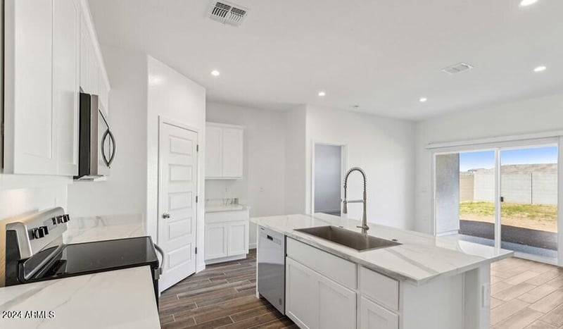 5817 Freesia Ln, San Tan Valley, AZ 85140