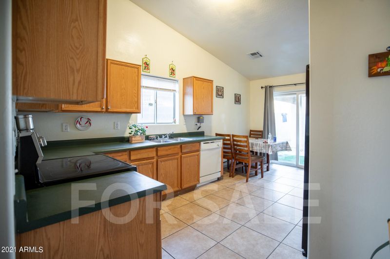 5817 S 11th Dr, Phoenix, AZ 85041