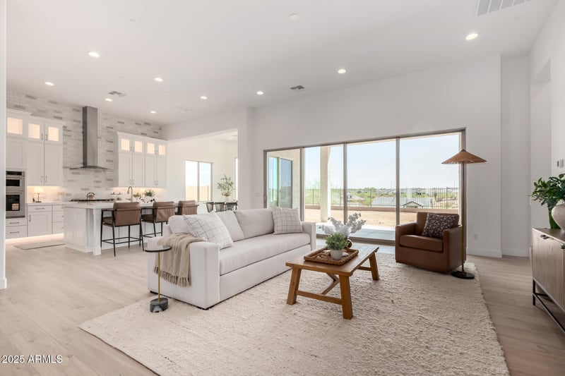 5817 Sanford St, Mesa, AZ 85215