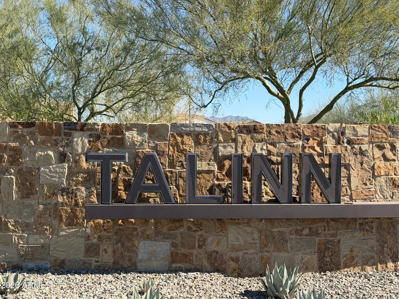 5818 E Zachary Dr, Phoenix, AZ 85054