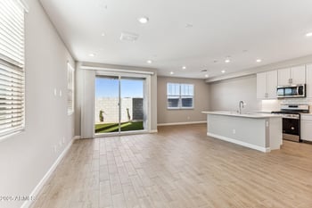 5818 Zachary Dr, Phoenix, AZ 85054