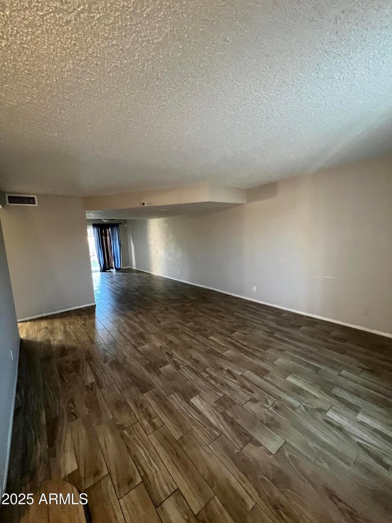 5819 59th Dr, Glendale, AZ 85301