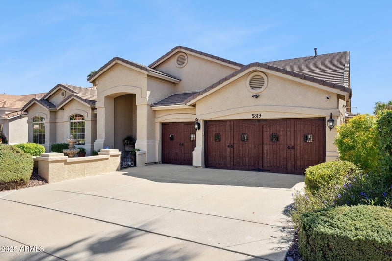 5819 Abraham Ln, Glendale, AZ 85308