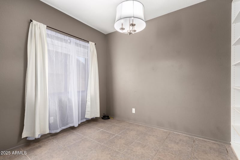 5819 Ellis St, Mesa, AZ 85205