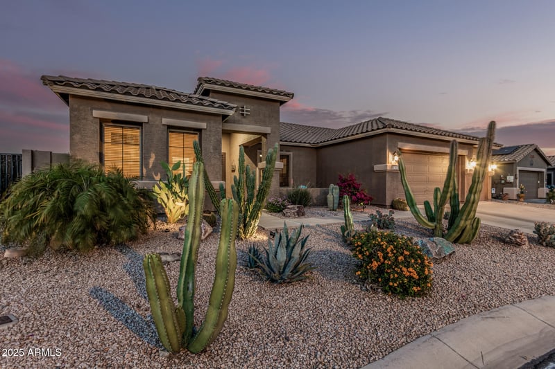 582 Stirrup Ln, San Tan Valley, AZ 85143