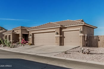 582 Stirrup Ln, San Tan Valley, AZ 85143