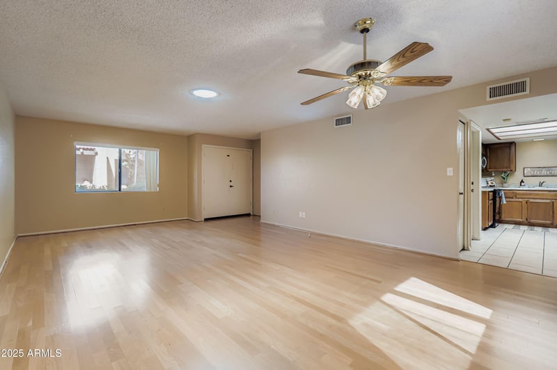 5820 Gelding Dr, Glendale, AZ 85306