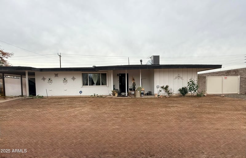 5821 Clarendon Ave, Phoenix, AZ 85031