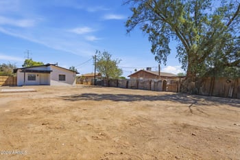 5821 Calle Magdalena --, Guadalupe, AZ 85283
