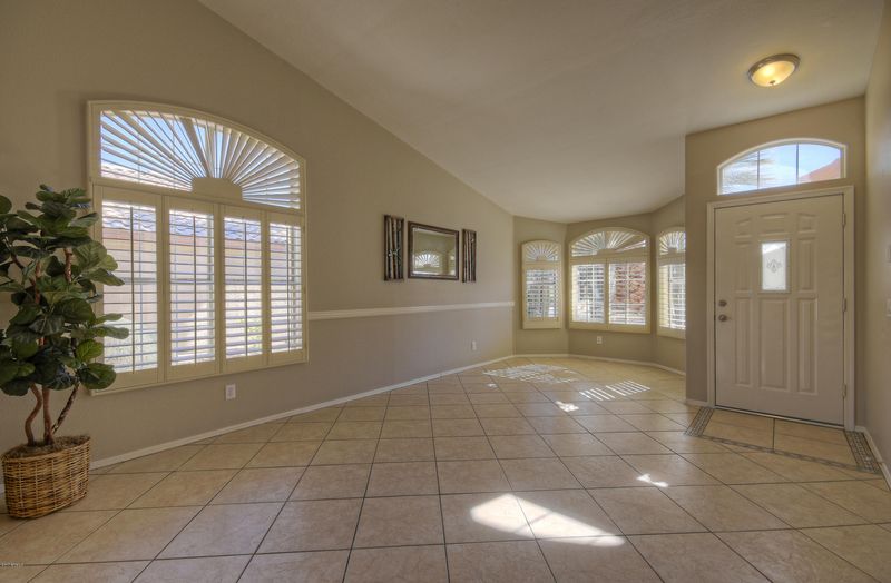 5822 W Comet Ave, Glendale, AZ 85302