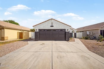 5823 E Hopi Cir, Mesa, AZ 85206