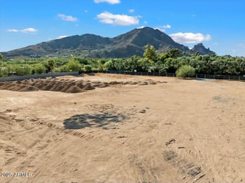 5823 Invergordon Rd #-, Paradise Valley, AZ 85253